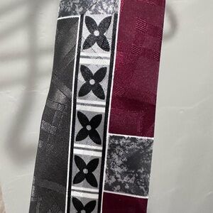 Carlos Tomasini silk tie